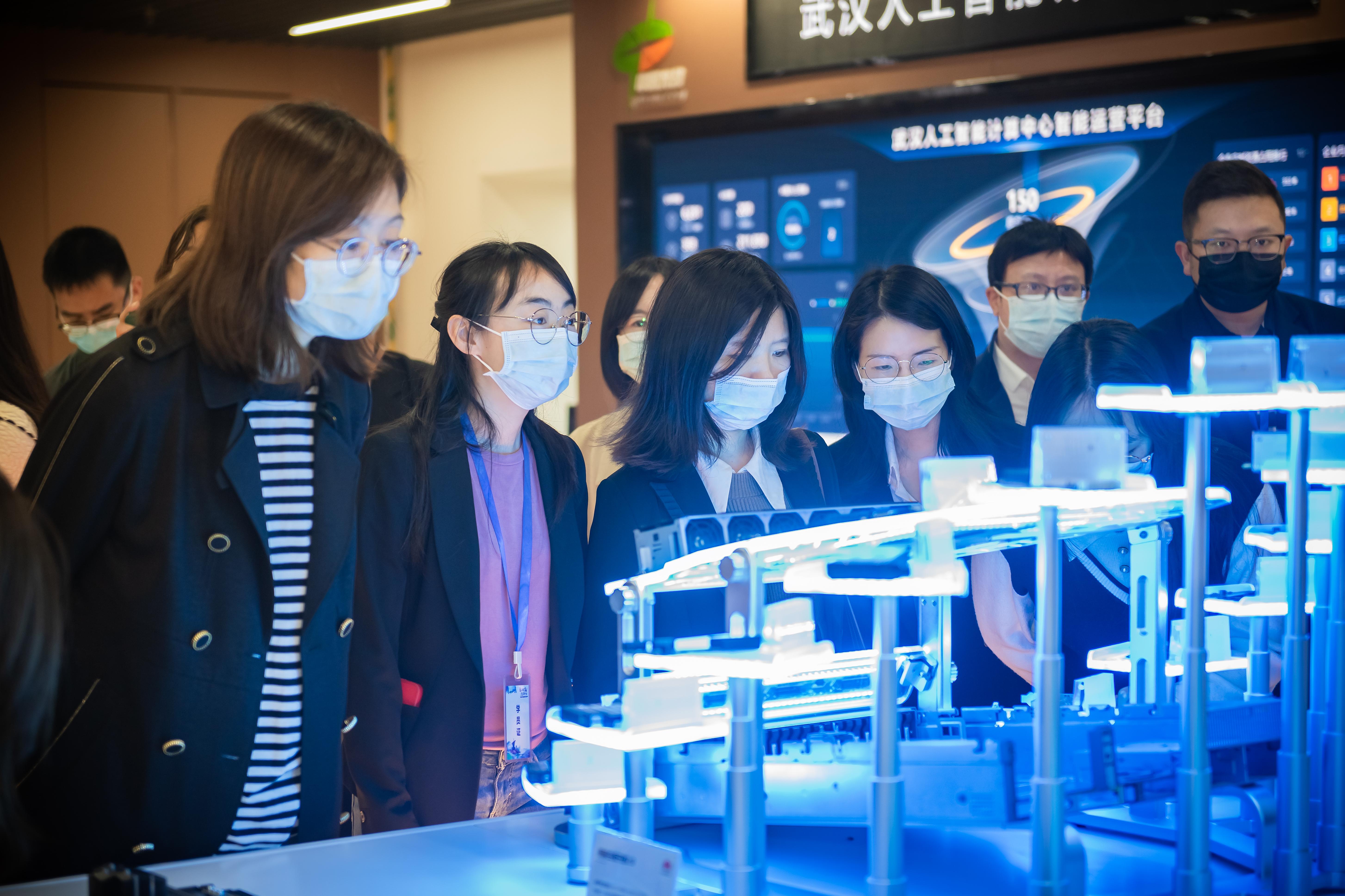 人工智能計(jì)算中心參觀.jpg